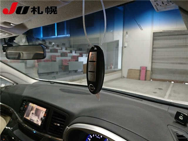 NISSAN ELGRAND 2011