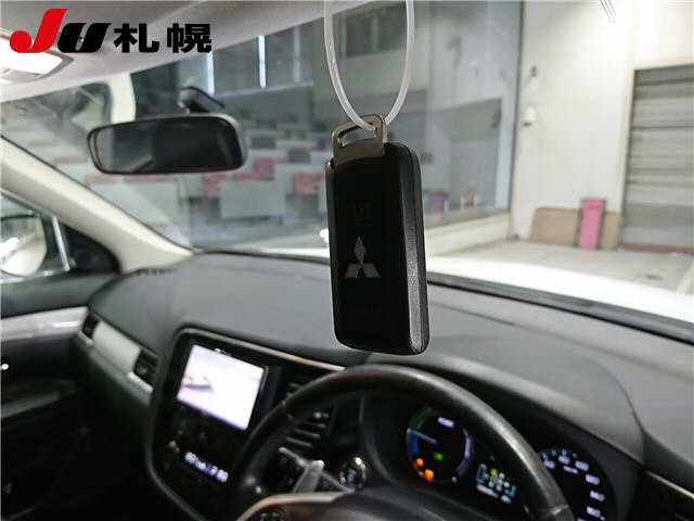 MITSUBISHI OUTLANDER PHEV 2015