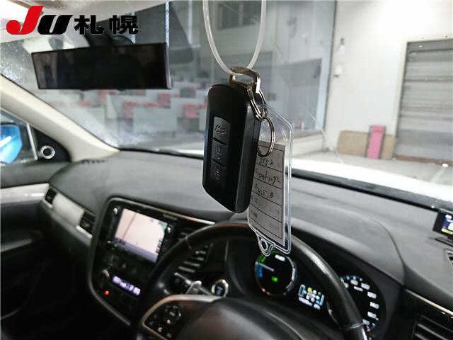 MITSUBISHI OUTLANDER PHEV 2013