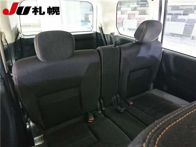 NISSAN SERENA 2010