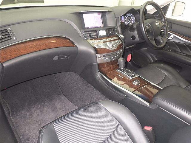 NISSAN FUGA 2013