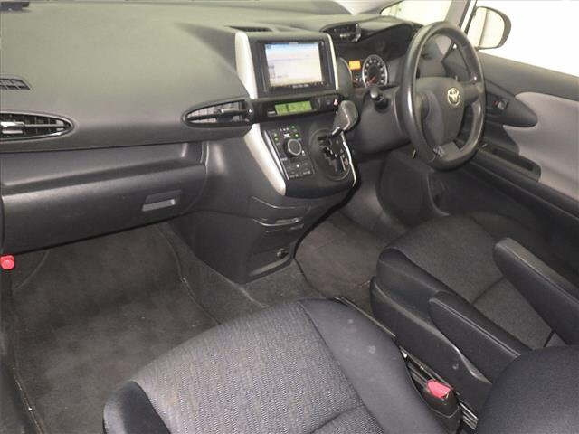 TOYOTA WISH 2011