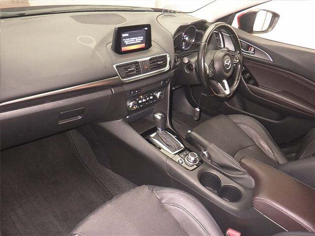 MAZDA AXELA 2017