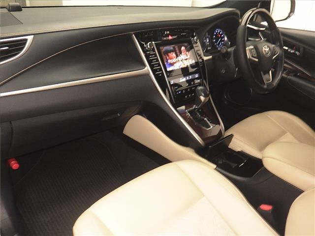 TOYOTA HARRIER 2014