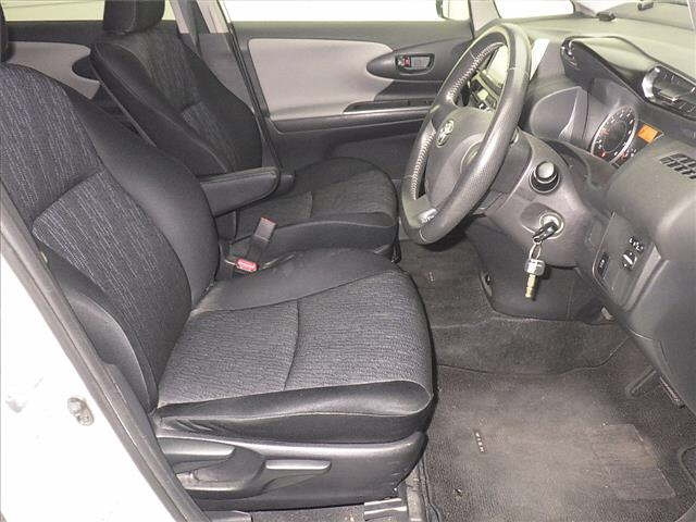 TOYOTA WISH 2011
