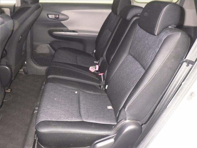 TOYOTA WISH 2011