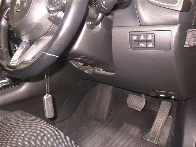 MAZDA AXELA 2017