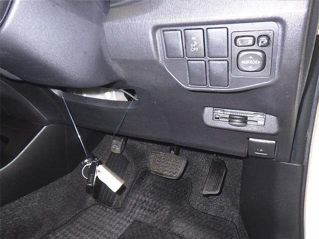 TOYOTA PRIUS 2015