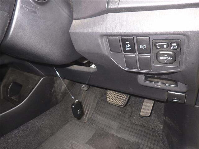 TOYOTA PRIUS 2013