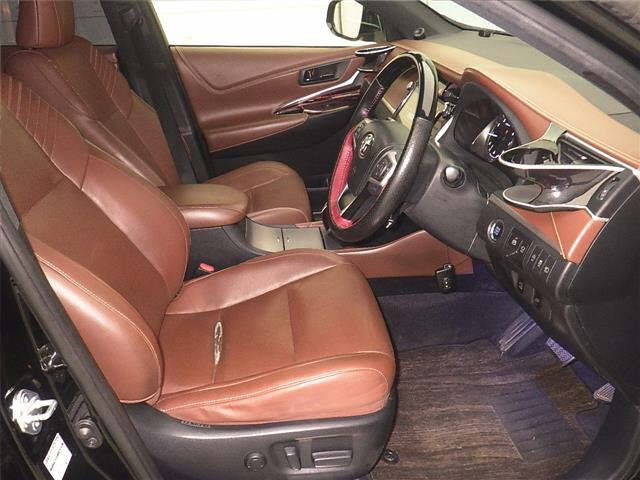 TOYOTA HARRIER 2017