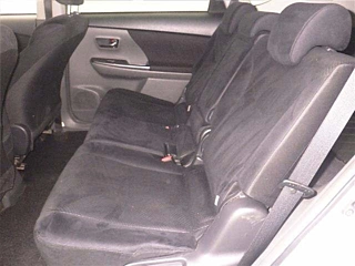 TOYOTA PRIUS ALPHA 2014