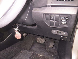 TOYOTA PRIUS 2014