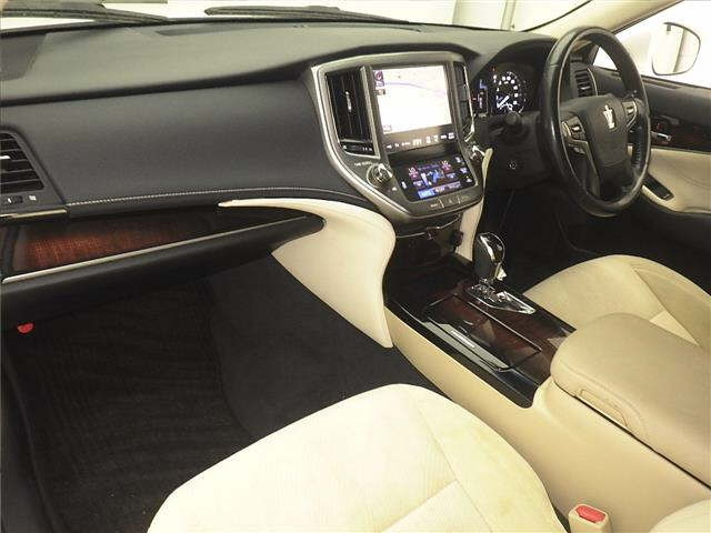 TOYOTA CROWN 2016