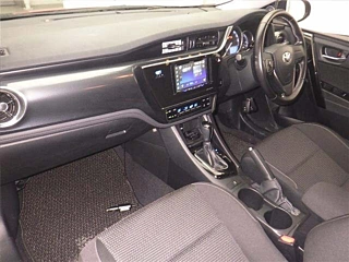 TOYOTA AURIS 2016