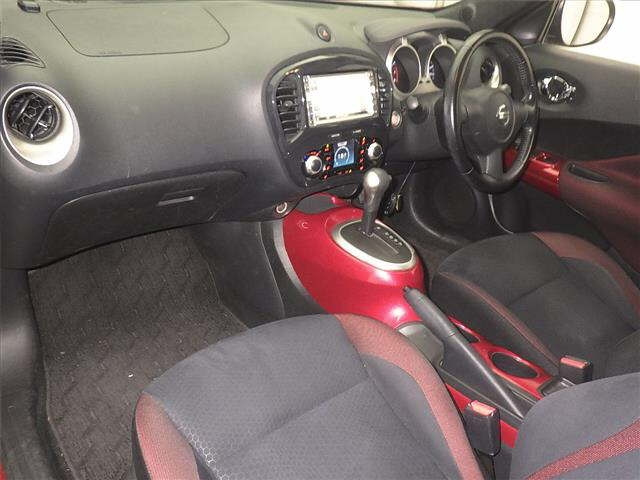 NISSAN JUKE 2011