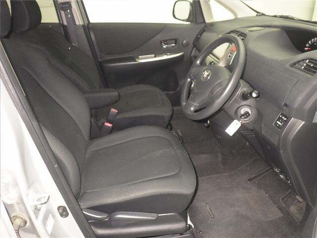 TOYOTA RACTIS 2010