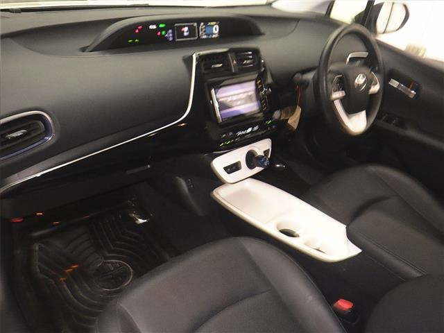 TOYOTA PRIUS 2016