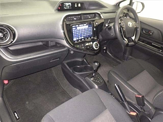TOYOTA AQUA 2021