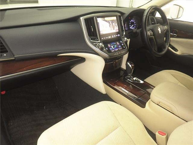 TOYOTA CROWN 2013