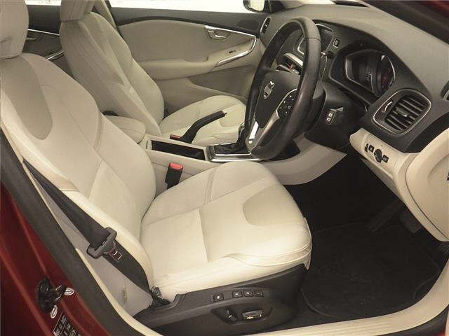 VOLVO V40 2013