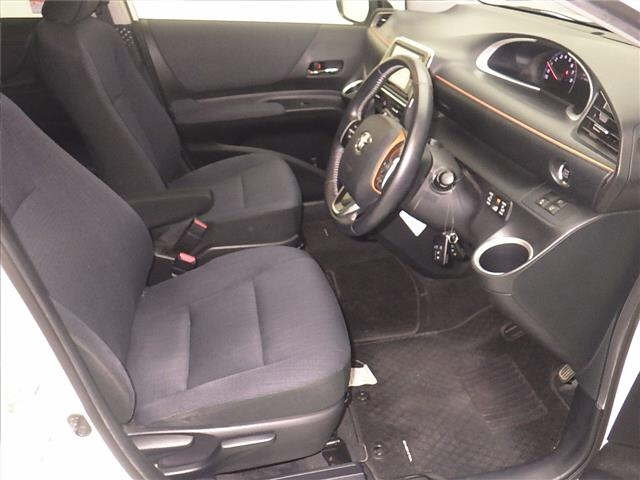 TOYOTA SIENTA 2017