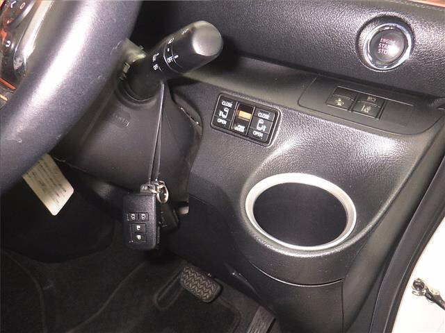 TOYOTA SIENTA 2017