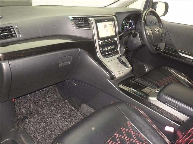 TOYOTA VELLFIRE 2012