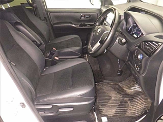 TOYOTA VOXY 2021