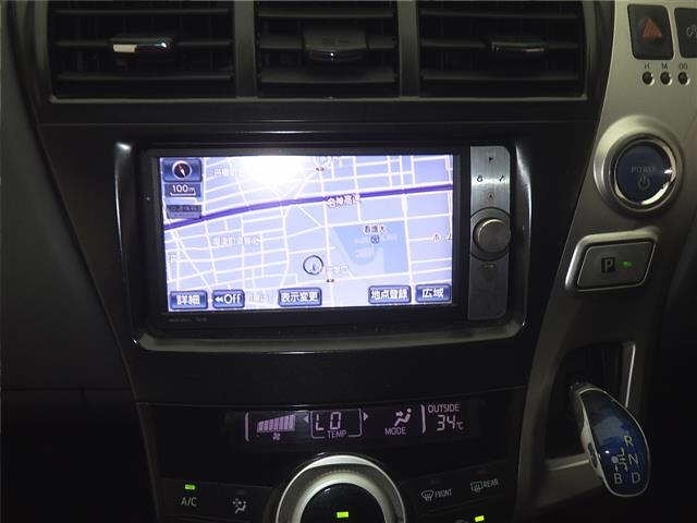 TOYOTA PRIUS ALPHA 2012
