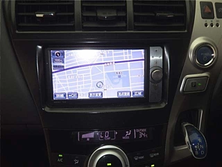 TOYOTA PRIUS ALPHA 2012