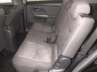 TOYOTA PRIUS ALPHA 2012