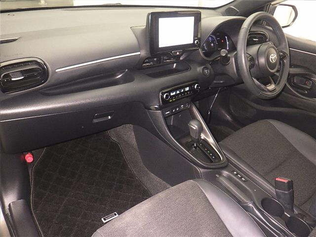 TOYOTA YARIS 2024