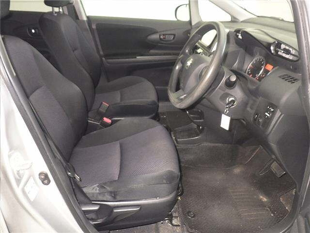 TOYOTA WISH 2013
