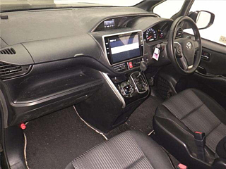 TOYOTA VOXY 2019