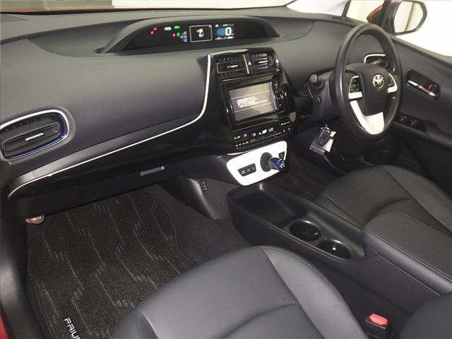 TOYOTA PRIUS 2016