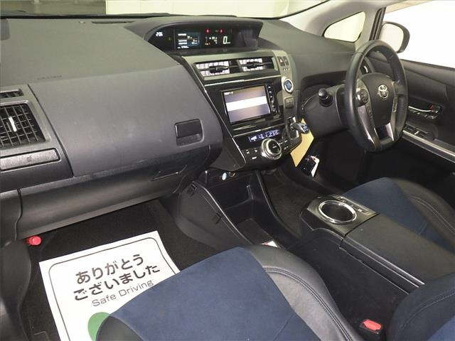 TOYOTA PRIUS ALPHA 2019