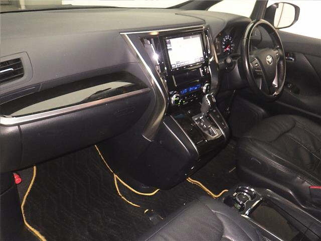 TOYOTA VELLFIRE 2017