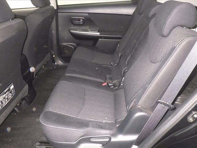 TOYOTA PRIUS ALPHA 2016