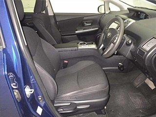 TOYOTA PRIUS ALPHA 2016
