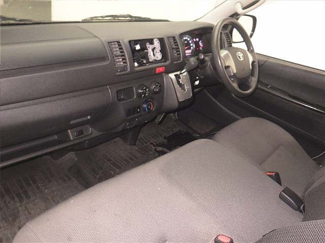 TOYOTA HIACE VAN 2020