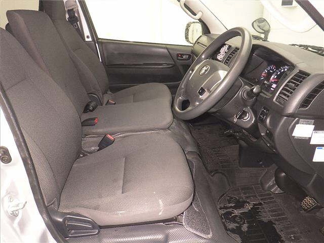 TOYOTA HIACE VAN 2020