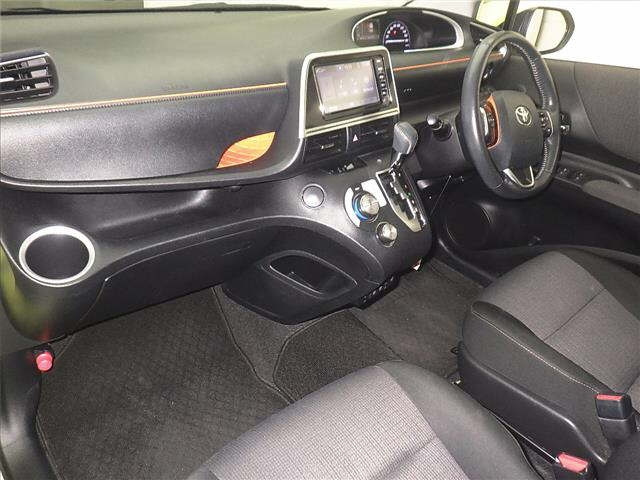 TOYOTA SIENTA 2019