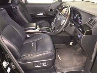 TOYOTA VELLFIRE 2013