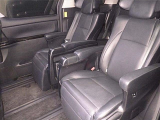 TOYOTA VELLFIRE 2013