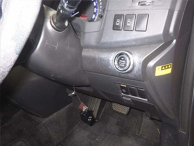 TOYOTA ISIS 2014