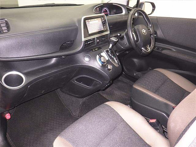 TOYOTA SIENTA 2020