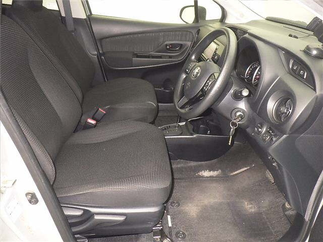 TOYOTA VITZ 2019