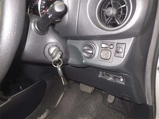 TOYOTA VITZ 2019
