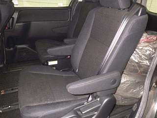 TOYOTA VOXY 2014