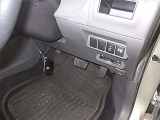 TOYOTA PRIUS ALPHA 2011